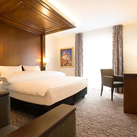 Advastay By King's 4*