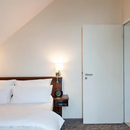 Hotel Advastay By King's 4*