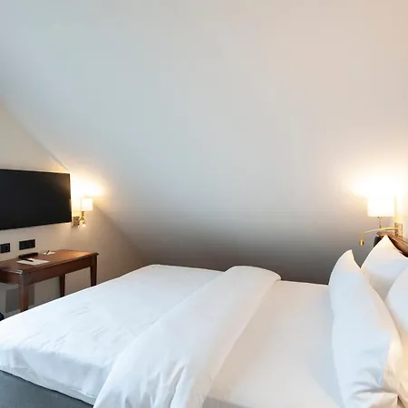 Advastay By King's Hotel