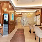 Hotel Advastay By King's 4*
