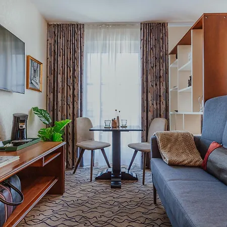 Advastay By King's Otel