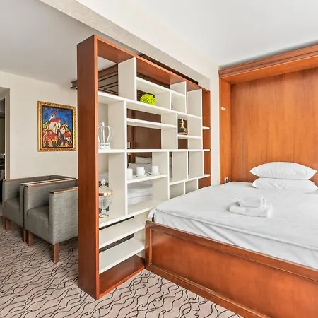 Hotel Advastay By King's Monaco di Baviera