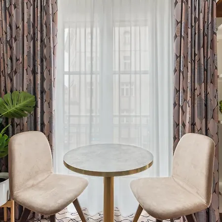 Otel Advastay By King's 4*
