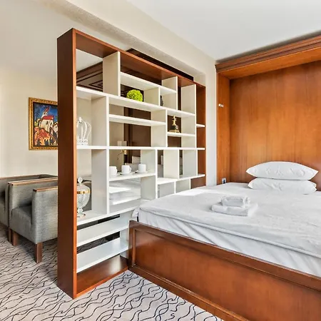 Hotel Advastay By King's Monaco di Baviera