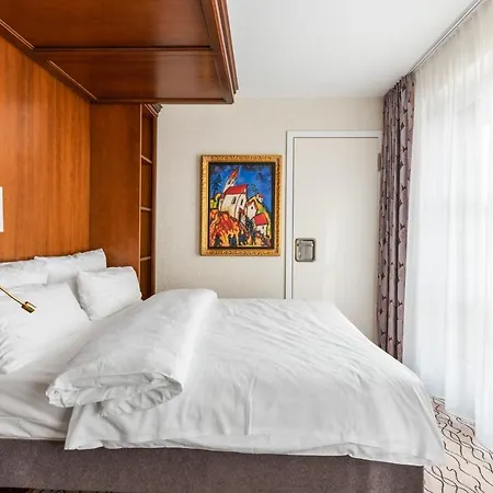 Hotel Advastay By King's 4*