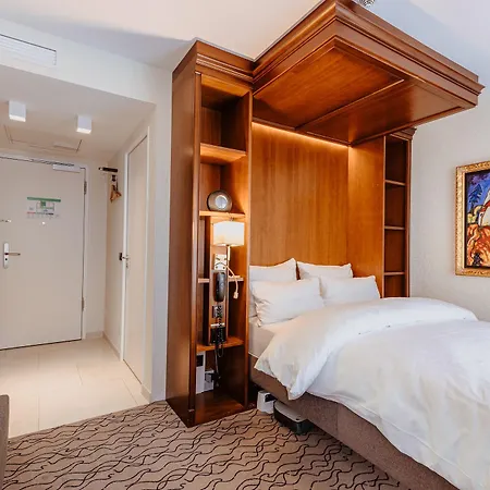 Hotel Advastay By King's Monaco di Baviera
