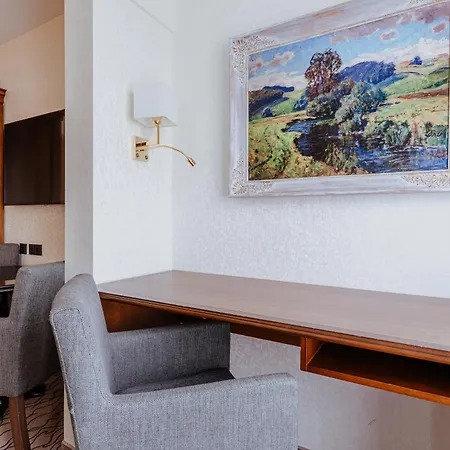 Otel Advastay By King's 4*