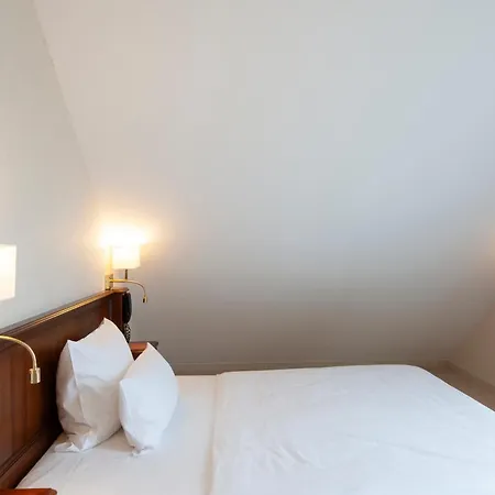 Advastay By King's מלון 4*