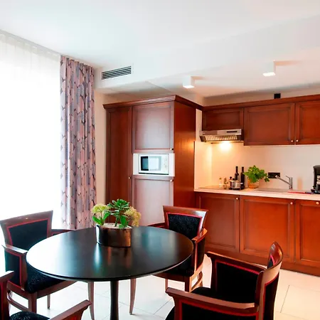 Hotel Advastay By King's Monaco di Baviera