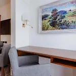 Отель Advastay By King's 4*