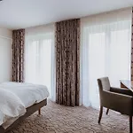 Advastay By King's Hotel