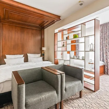 Advastay By King's 4* München