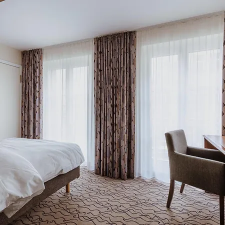 Advastay By King's Hotel